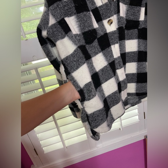 Shacket - Picture 2 of 5